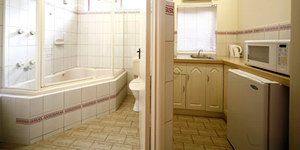 Lorne Coachman Inn - Accommodation VIC 3