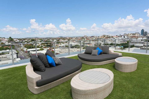 Alex Perry Hotel and Apartments - Accommodation VIC 16