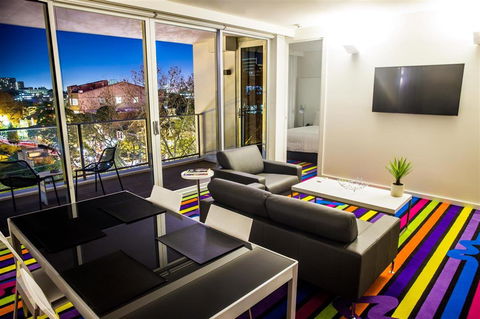 Adge Apartment Hotel - Accommodation VIC 5