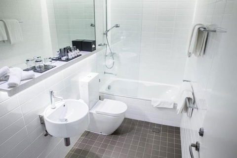 Adge Apartment Hotel - Accommodation VIC 14