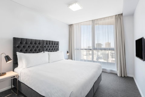 Meriton Suites Campbell Street - Accommodation VIC 13