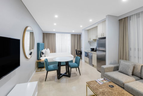 Meriton Suites Pitt Street - Accommodation VIC 6