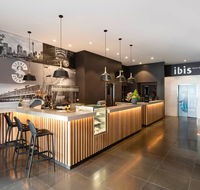 Hotel Ibis World Square - Accommodation VIC