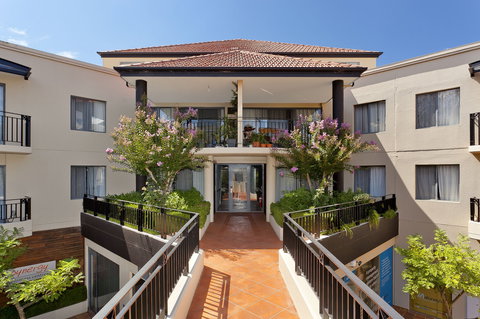 Astra Apartments The Griffin - Accommodation VIC 2