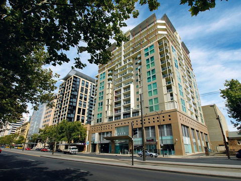 Oaks Embassy - Accommodation VIC 0