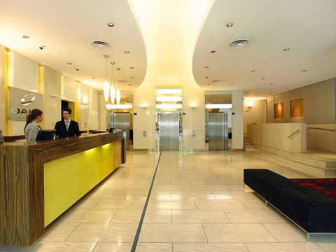 Oaks Embassy - Accommodation VIC 1