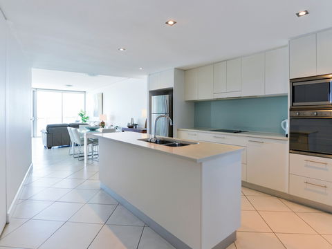 Grand Mercure Apartments Bargara - Accommodation VIC 4