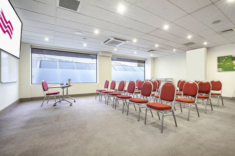 Crowne Plaza Canberra - Accommodation VIC 9