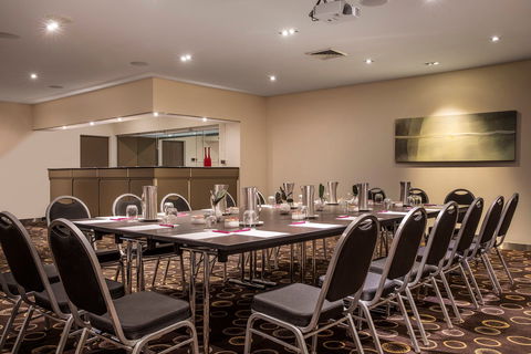 Crowne Plaza Canberra - Accommodation VIC 10