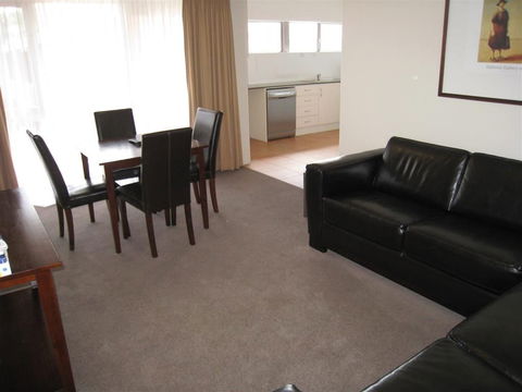 Forrest Hotel & Apartments - Accommodation VIC 3