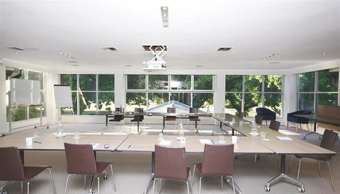 Forrest Hotel & Apartments - Accommodation VIC 4
