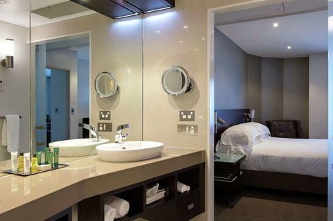 Hilton Darwin - Accommodation VIC 6