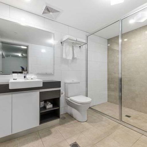 H On Mitchell Apartment Hotel - Accommodation VIC 2