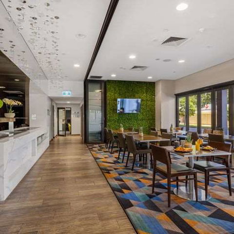 H On Mitchell Apartment Hotel - Accommodation VIC 7