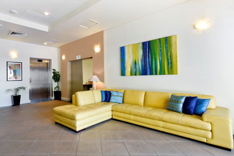 Metro Advance Apartments & Hotel - Accommodation VIC 2