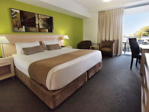 Oaks Gateway On Palmer - Accommodation VIC 2