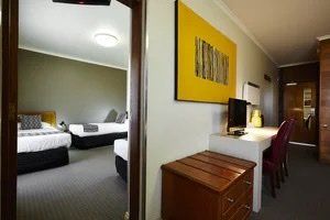Sovereign Park Motor Inn - Accommodation VIC 2