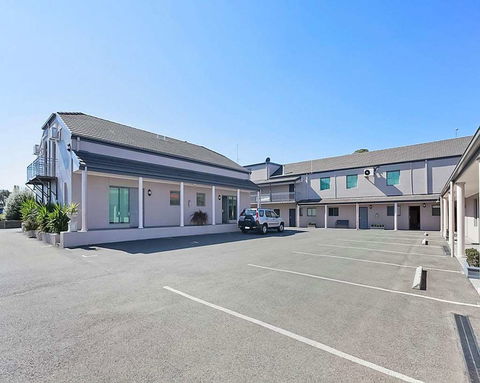 Quality Inn & Suites Menzies - Accommodation VIC 2