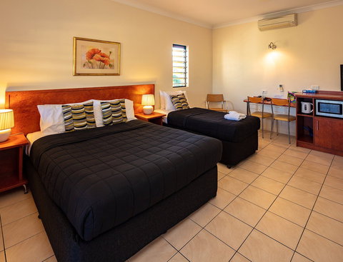 Cairns Queenscourt - Accommodation VIC 7