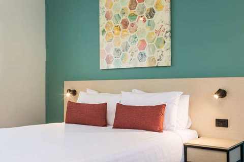 NIghtcap at Balaclava Hotel - Accommodation VIC 9