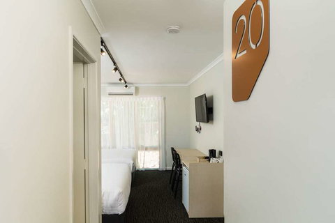 NIghtcap at Balaclava Hotel - Accommodation VIC 16