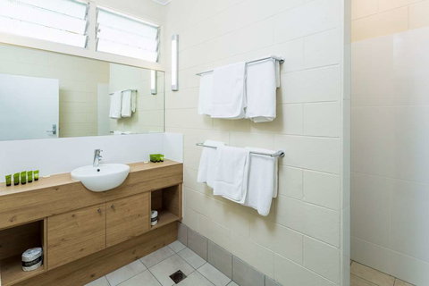 Nightcap at Edge Hill Tavern - Accommodation VIC 2