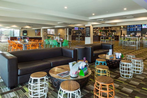 Nightcap at Edge Hill Tavern - Accommodation VIC 10