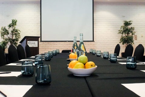 The Clan Lakeside Lodge - Accommodation VIC 2