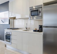 Meriton Suites Zetland - Accommodation VIC