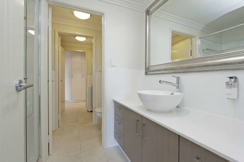 Zappeion Apartments - Accommodation VIC 2