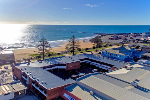 Beachfront Voyager Motor Inn - Accommodation VIC 0