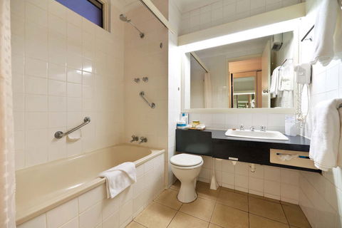 Beachfront Voyager Motor Inn - Accommodation VIC 1