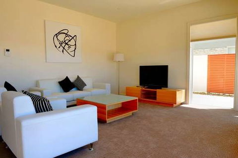 York Cove - Accommodation VIC 6