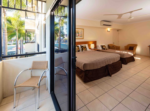 Cairns Queenscourt - Accommodation VIC 2