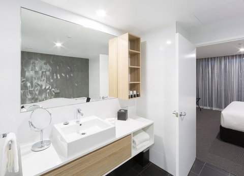 Avenue Hotel Canberra - Accommodation VIC 11