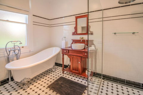 De Russie Boutique Hotel - Accommodation VIC 2