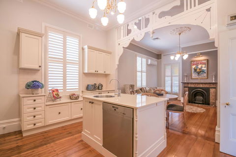 De Russie Boutique Hotel - Accommodation VIC 24