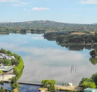 3BR Executive Apartment with Lake and Mountain views - Accommodation VIC