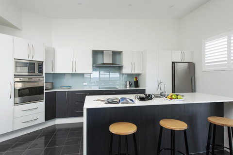 Mollymook Beachfront Penthouse 9 - Accommodation VIC 4