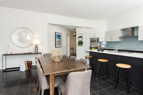 Mollymook Beachfront Penthouse 9 - Accommodation VIC 5