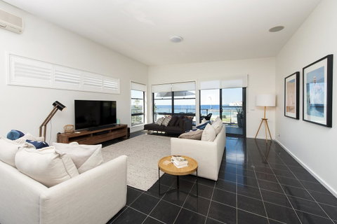 Mollymook Beachfront Penthouse 9 - Accommodation VIC 1