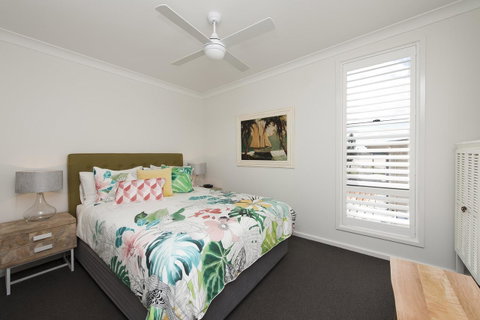 Mollymook Beachfront Penthouse 9 - Accommodation VIC 2