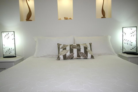 Mollymook Beach Waterfront - Accommodation VIC 6