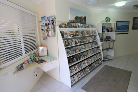Mollymook Beach Waterfront - Accommodation VIC 15