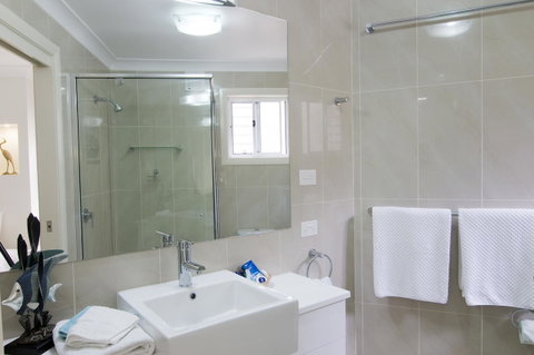 Mollymook Beach Waterfront - Accommodation VIC 5