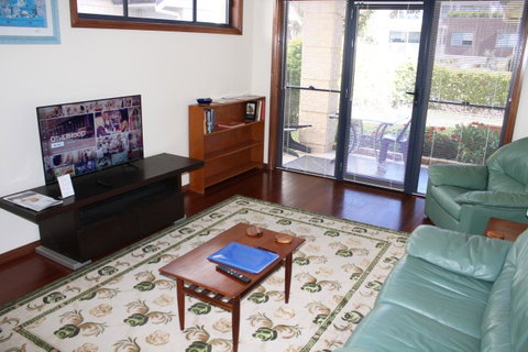 Serenity On Narrabeen Beach - 1Bdr Beachside Retreat - Accommodation VIC 7