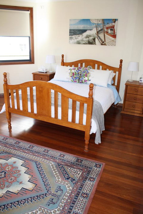 Serenity On Narrabeen Beach - 1Bdr Beachside Retreat - Accommodation VIC 4