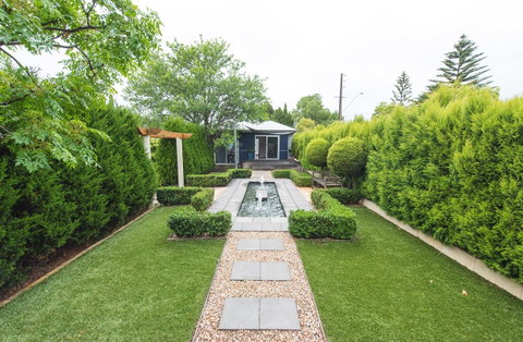 S T U D I O 22 Peaceful Retreat With Garden Views - Accommodation VIC 5