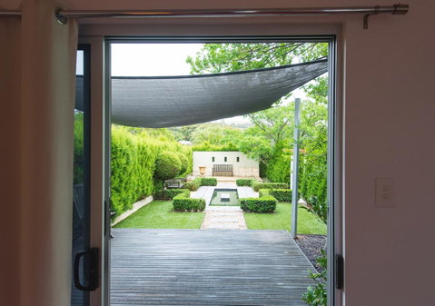 S T U D I O 22 Peaceful Retreat With Garden Views - Accommodation VIC 12