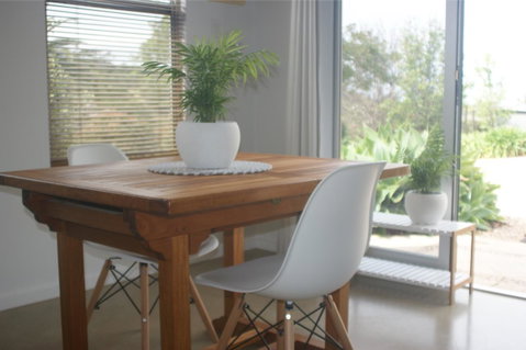 S T U D I O 22 Peaceful Retreat With Garden Views - Accommodation VIC 9